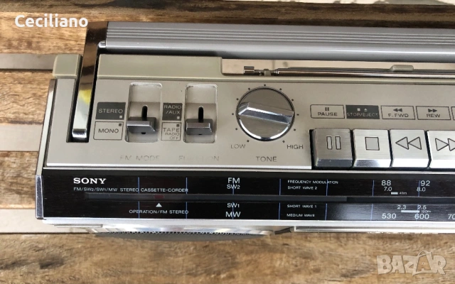 Радиокасетофон Sony CFS-330S - Japan, снимка 9 - Радиокасетофони, транзистори - 54264101