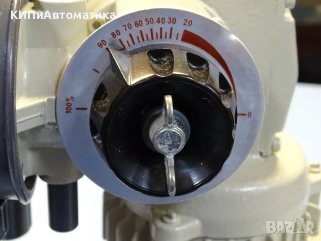 дозираща мембранна помпа Lutz Jesco ZTM24K Motor Driven Diaphragm Dosing Pump 2х22L/h, снимка 10 - Резервни части за машини - 53176702