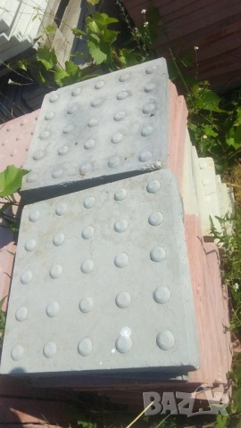 ПЛОЧКИ тротоарни 30х30см. ВТОРО качество, бетонни сиви и цветни.. Имаме с различни шарки, орнаменти , снимка 6 - Строителни материали - 52029668