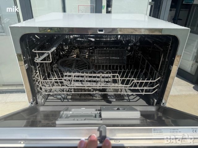 Малка съдомиялна кубче  Електролукс за пълно вграждане, снимка 8 - Съдомиялни - 51591880