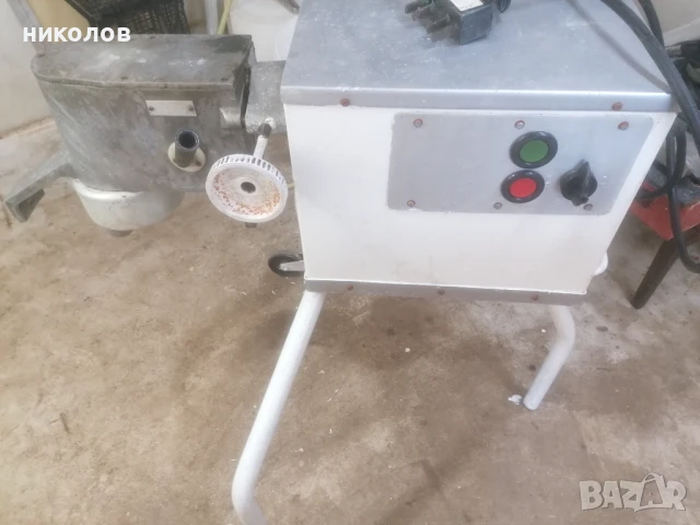 Професионална трифазна зеленчукорезачка , снимка 2 - Обзавеждане на кухня - 51095632