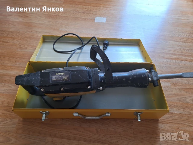 Продавам професионален ударен  къртач DEWALT Demolition Breaker, снимка 1
