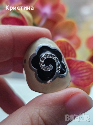 Красив сребърен пръстен е емайл, снимка 4 - Пръстени - 52332218