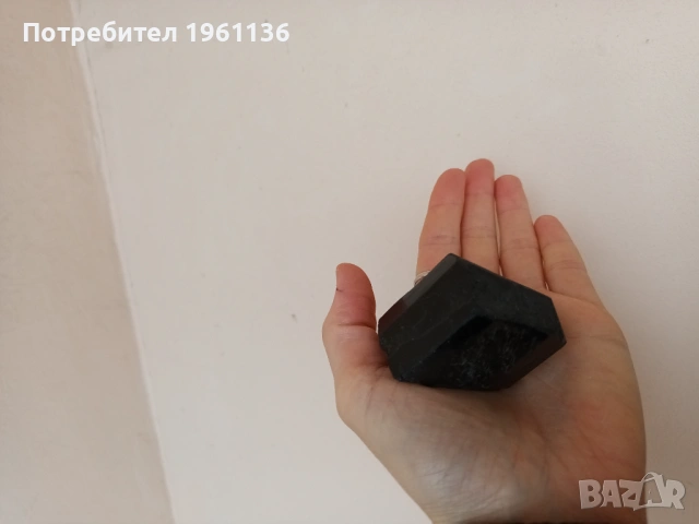 Тибетски Черен Турмалин - С Връх , Минерали и Кристали, снимка 3 - Други ценни предмети - 53374149