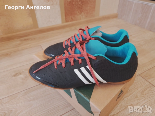 Обувки за зала Adidas