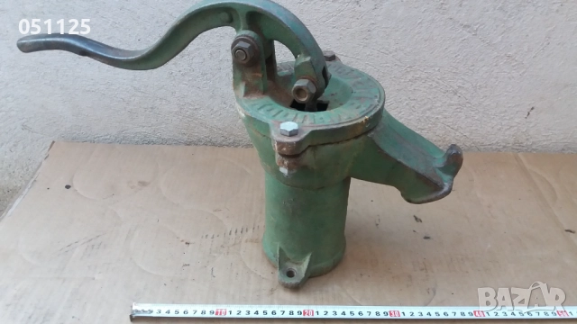 стара соц. помпа за вода - ръчна , снимка 11 - Антикварни и старинни предмети - 52923386