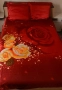 Червени сатенени чаршафи с рози, снимка 2