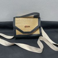 Елегантна малка чанта с плетен дизайн, снимка 1 - Чанти - 45558873