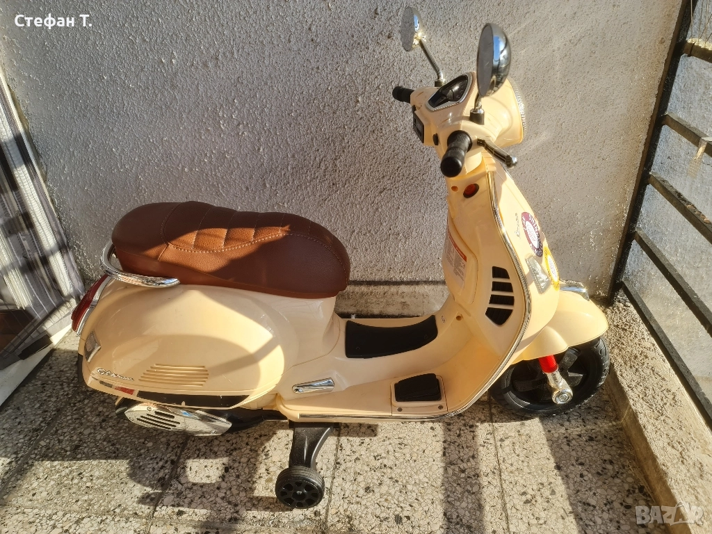 Акумулаторен мотоциклет Vespa 6V с фарове – в бежово-кафяв цвят, снимка 1