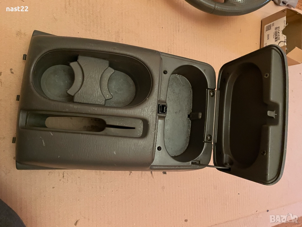 Конзола-(барче) за  Сузуки Гранд Витара 1998-2005 год 1.6 97 к.с, снимка 1