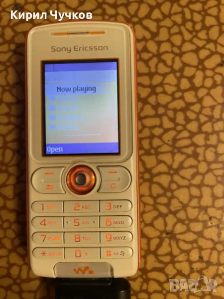 Продавам GSM Sony Ericsson W200i с кобур за колан, снимка 1