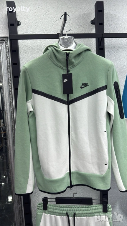Nike Tech НА ЕДРО 5 Бр. Мъжки Спортен Екип Найк Тек , снимка 1