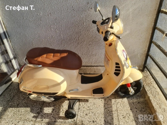 Акумулаторен мотоциклет Vespa 6V с фарове – в бежово-кафяв цвят