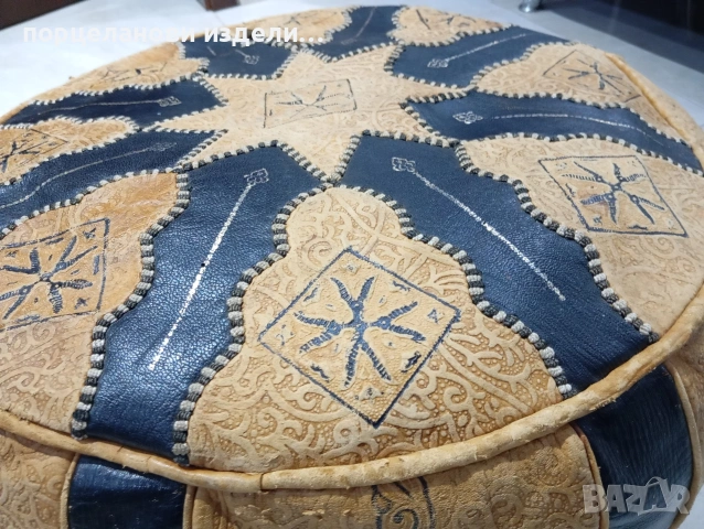 Автентичен марокански пуф табуретка ръчно изработен от естествена кожа , снимка 15 - Антикварни и старинни предмети - 53976352