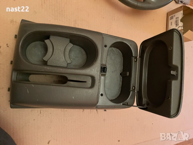 Конзола-(барче) за  Сузуки Гранд Витара 1998-2005 год 1.6 97 к.с