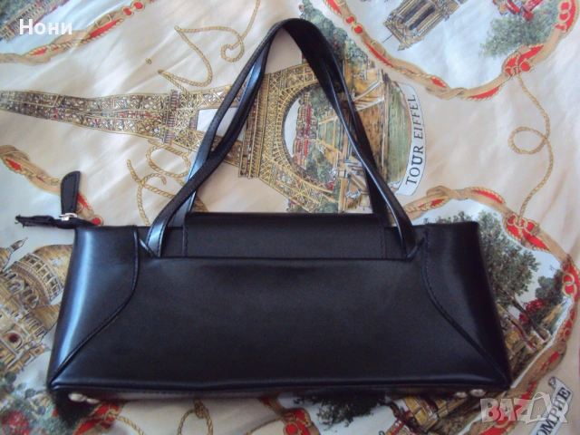 Дамска малка черна чанта от еко кожа., снимка 4 - Чанти - 53745003