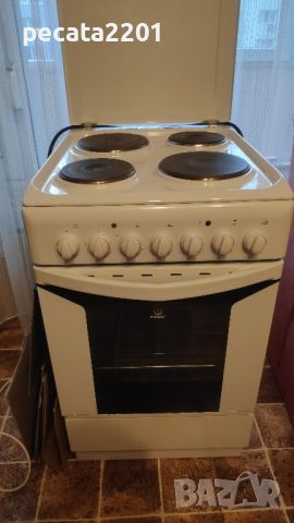 Продавам - готварска печка Indesit, снимка 4 - Печки, фурни - 46095713