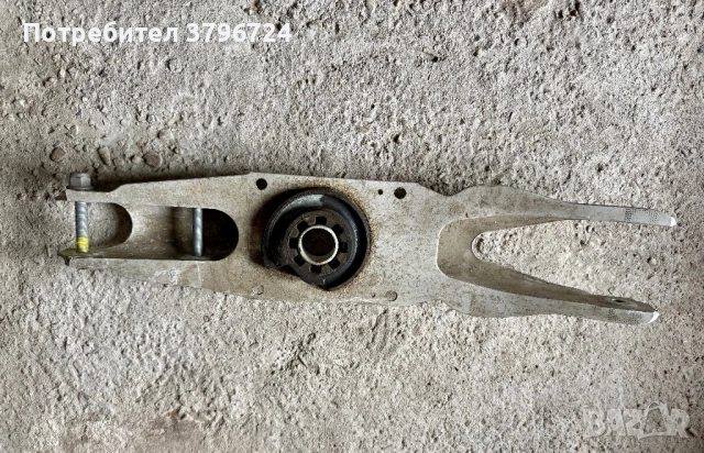 Заден носач за Мерцедес GLA W156 2015-2019, снимка 2 - Части - 52320062