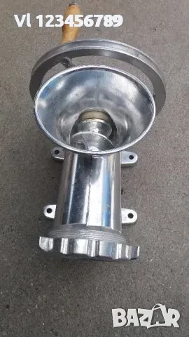 Ръчна Професионална Алуминиева месомелачка № 22 / 32, снимка 2 - Месомелачки - 50742973