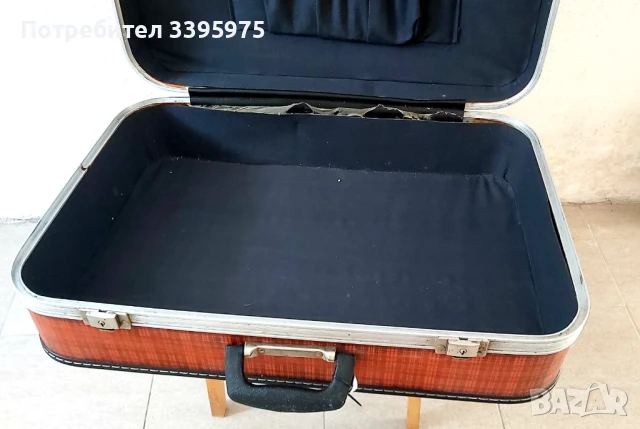 Ретро куфар с ключове 1975 г, снимка 4 - Антикварни и старинни предмети - 51373716