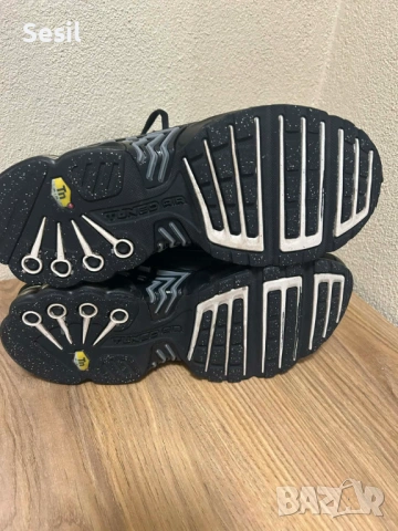 Оригинални маратонки Nike TN plus, снимка 7 - Маратонки - 54052169