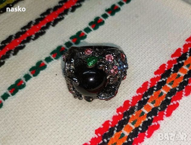 Флорален пръстен с оникс, снимка 1 - Антикварни и старинни предмети - 46501278