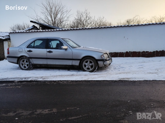 Мерцедес ц180, снимка 3 - Автомобили и джипове - 53204174