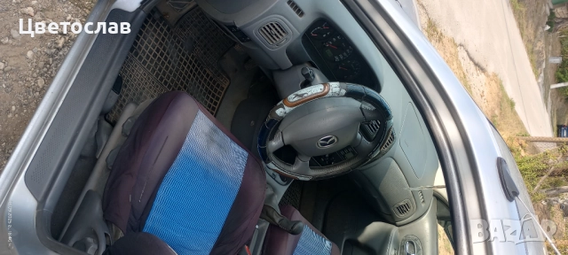 Mazda 323, снимка 5 - Автомобили и джипове - 51702467