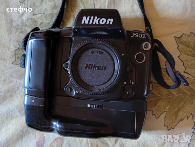 Предлагам уникална винтидж фото камера Nikon F90X 