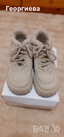 Дамски обувки с пух, снимка 3 - Маратонки - 53643150