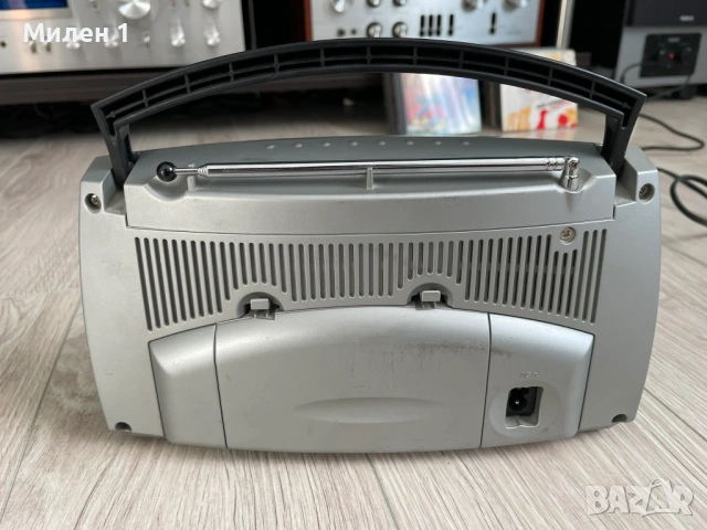 Roberts радио, снимка 2 - Радиокасетофони, транзистори - 54069099