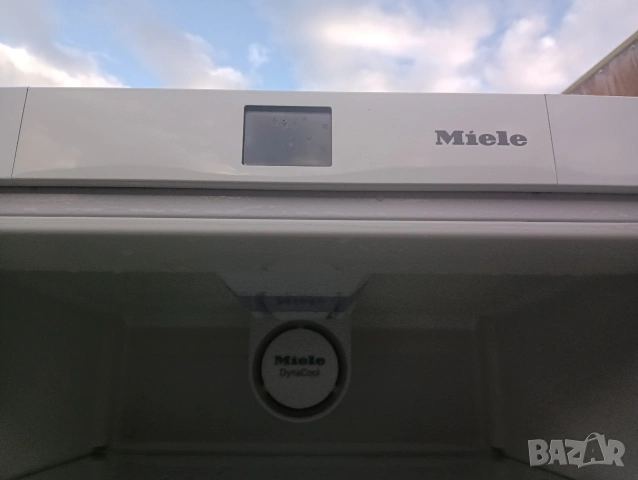 Комбиниран хладилник с фризер Миеле Miele с 4 чекмеджета фризер А+++ 2 години гаранция!, снимка 7 - Хладилници - 54162754