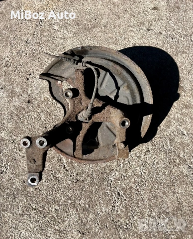 Шенкел главина задна Фолксваген Голф 6 VW Golf, снимка 2 - Части - 53600817