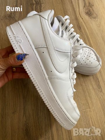 Оригинални кецове Nike Air Force 1 07 Triple White! 41 н, снимка 2 - Кецове - 46247732