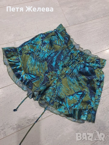 Дамски къс панталон MANGO- (S)