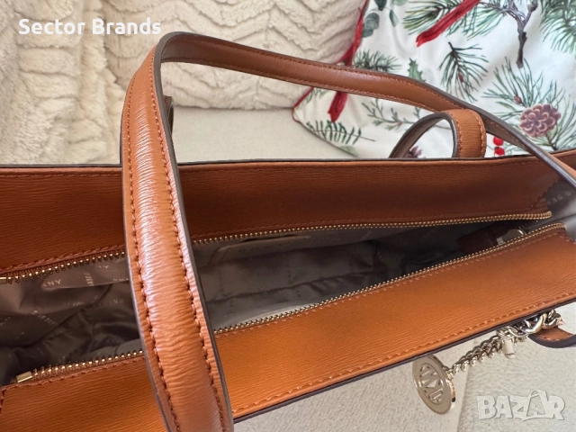 Оригинална чанта DONNA KARAN, снимка 7 - Чанти - 52814868