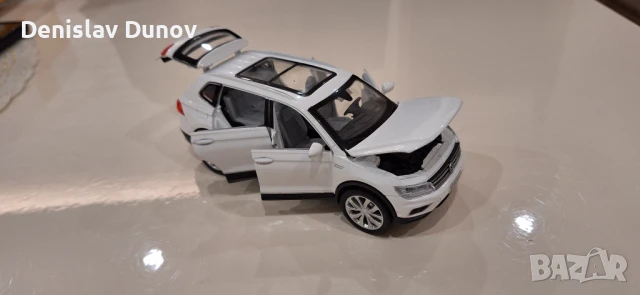 VW Tiguan 1:32 с отваряеми врати, капак, светещи фарове и стопове, снимка 17 - Коли, камиони, мотори, писти - 51210502