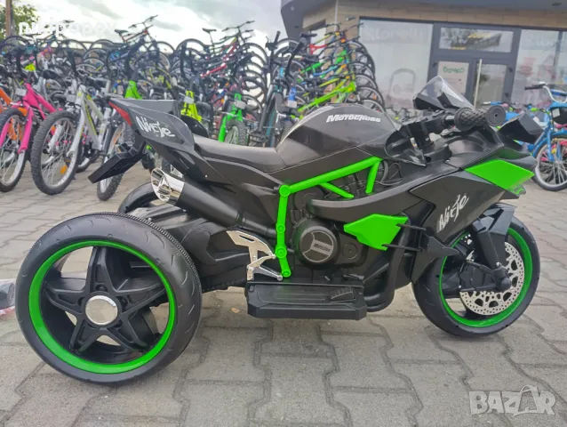 KAWASAKI акумулаторен мотор NINJA черен, снимка 1 - Коли, камиони, мотори, писти - 49393840