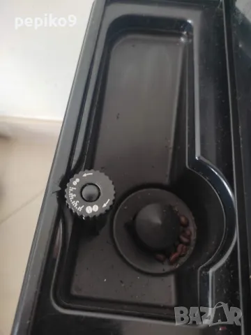 Продавам Употребявана кафемашина робот пълен автомат DELONGHI KAFE KORTINA BLACK, снимка 7 - Кафемашини - 49409268