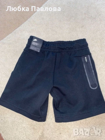 Къси панталони Nike tech fleece (122-128), снимка 2 - Детски къси панталони - 50591408