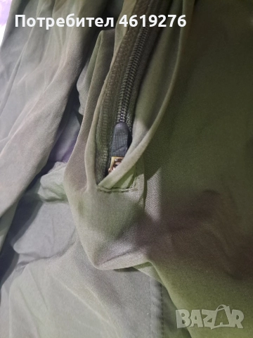 Продавам ветровка на Nike Намалям за сериозни, снимка 2 - Спортни дрехи, екипи - 52674334