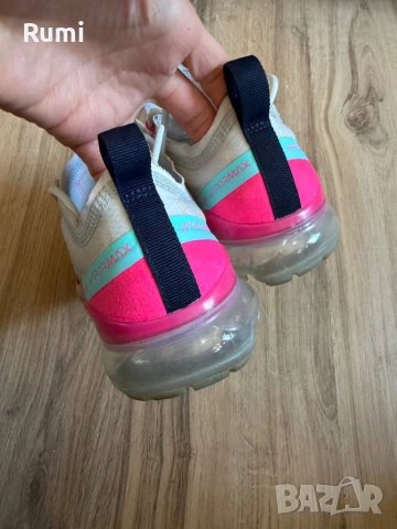 Оригинални Дамски маратонки Nike Air VaporMax 2019 ! 38,5 н, снимка 8 - Маратонки - 38484695