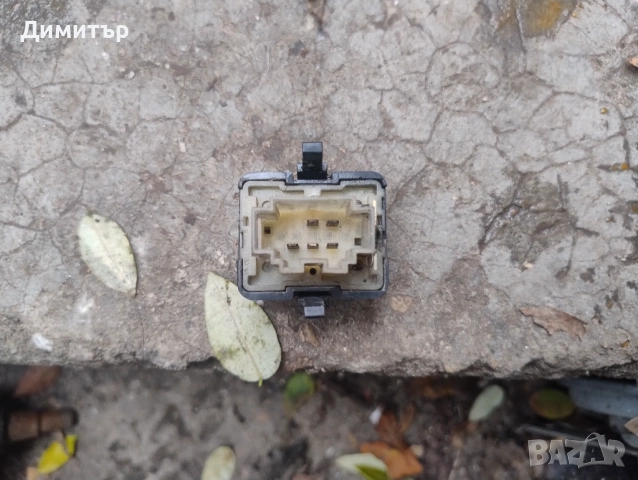 Бутон - Копче Ел. Стъкла Заден Десен За Фолксваген Голф 3 / VW Golf 3, снимка 2 - Части - 52465039