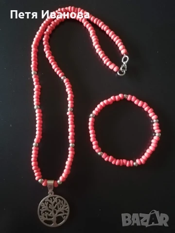 различни сетове на Guess, Carolina Herera, Moscino и други , снимка 11 - Бижутерийни комплекти - 50826549