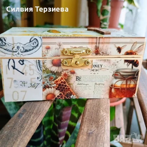 Ръчно изработена дървена кутия "Vintage bee", снимка 2 - Декорация за дома - 50578571