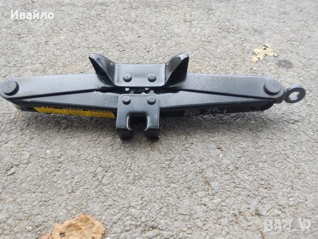 Продавам механичен крик за Тойота, тип "жаба"., снимка 4 - Аксесоари и консумативи - 52567877