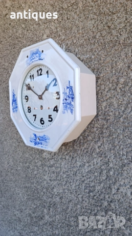 Немски стенен часовник - Junghans - 1970"г., снимка 2 - Антикварни и старинни предмети - 53706477