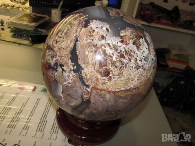 Голяма сфера от вулканичен ахат. Произход Мадагаскар. Тегло 10.6кг. Подходяща за медитация, йога, снимка 5 - Други ценни предмети - 52813129