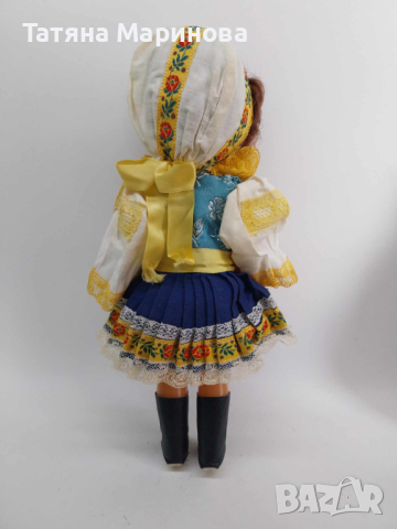 Кукла от Чехословакия в традиционно облекло, снимка 2 - Колекции - 44984507