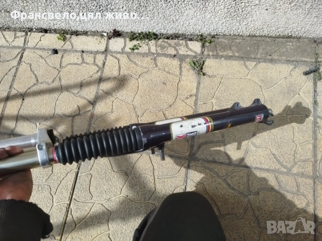 26 цола  двукоронна вилка за велосипед колело rock shox , снимка 2 - Части за велосипеди - 54187538